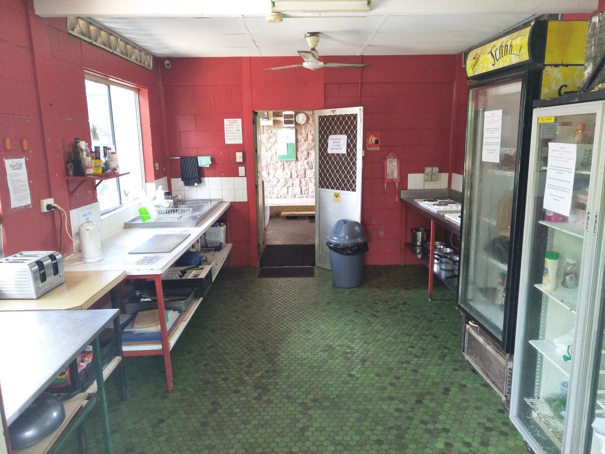 Palm Court Backpackers Hostel แคทเทอรีน ภายนอก รูปภาพ