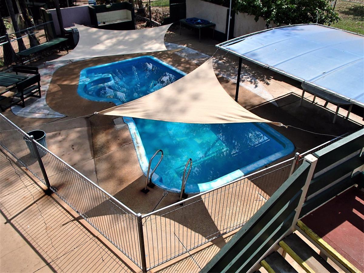 Palm Court Backpackers Hostel แคทเทอรีน ภายนอก รูปภาพ