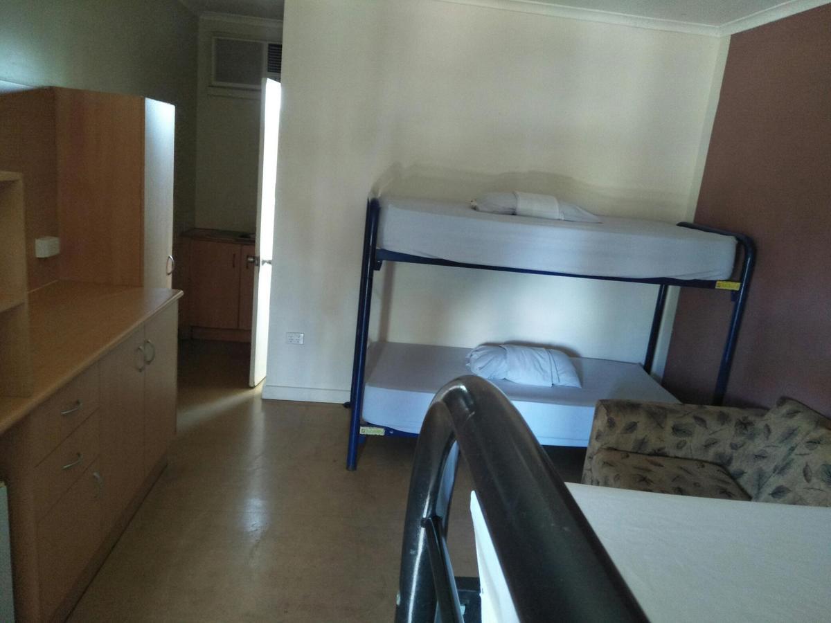 Palm Court Backpackers Hostel แคทเทอรีน ภายนอก รูปภาพ