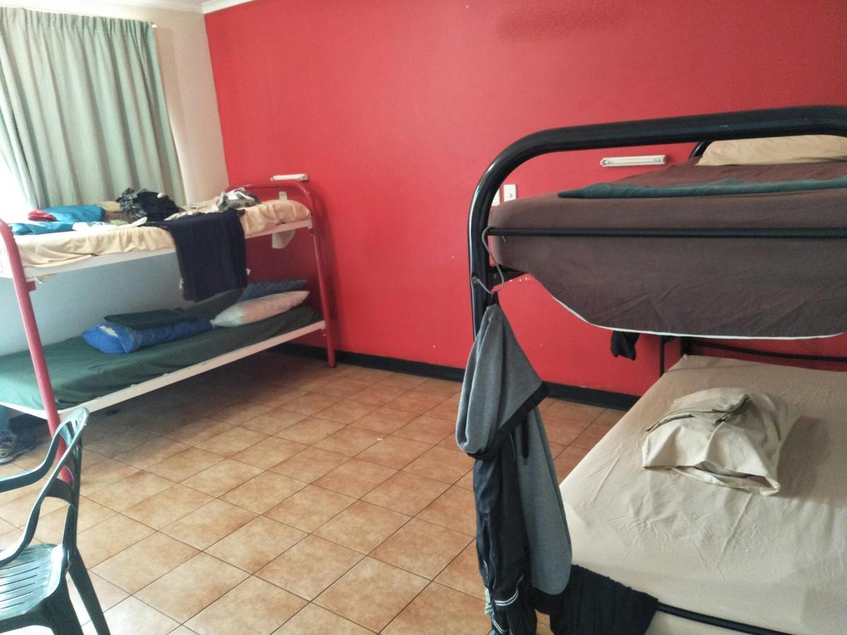 Palm Court Backpackers Hostel แคทเทอรีน ภายนอก รูปภาพ