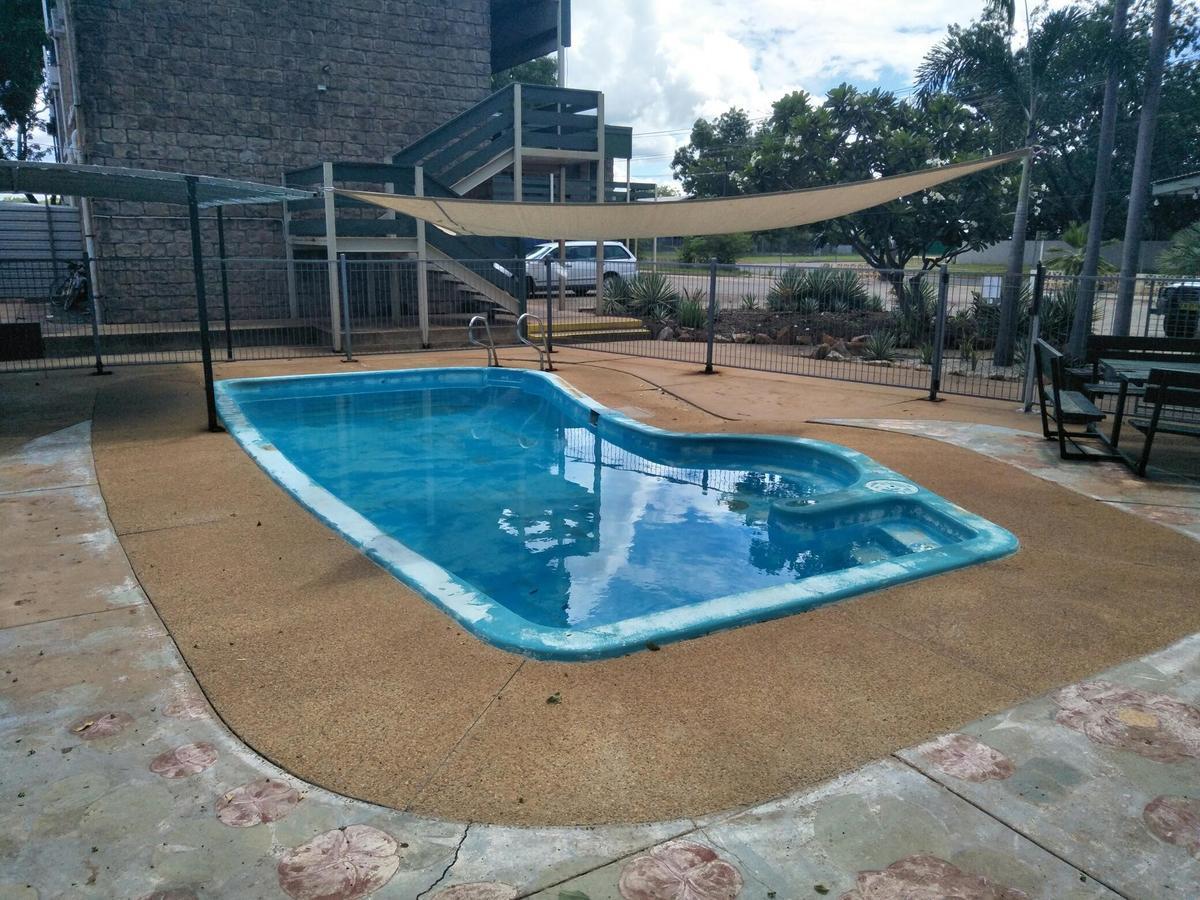 Palm Court Backpackers Hostel แคทเทอรีน ภายนอก รูปภาพ