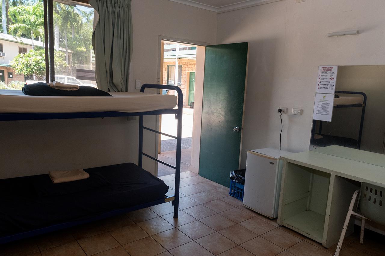 Palm Court Backpackers Hostel แคทเทอรีน ภายนอก รูปภาพ