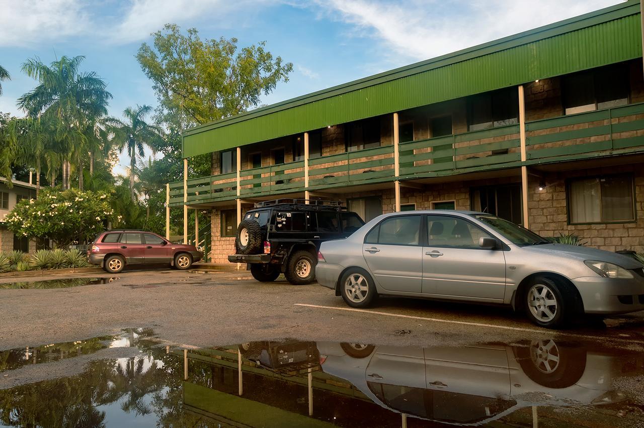 Palm Court Backpackers Hostel แคทเทอรีน ภายนอก รูปภาพ
